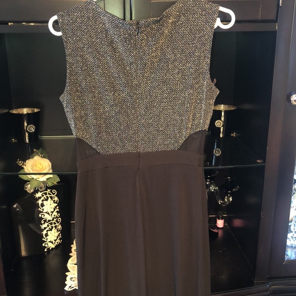 Beautiful silver and black Gown - Picture 4 of 4